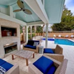 sitting-area-with-pool