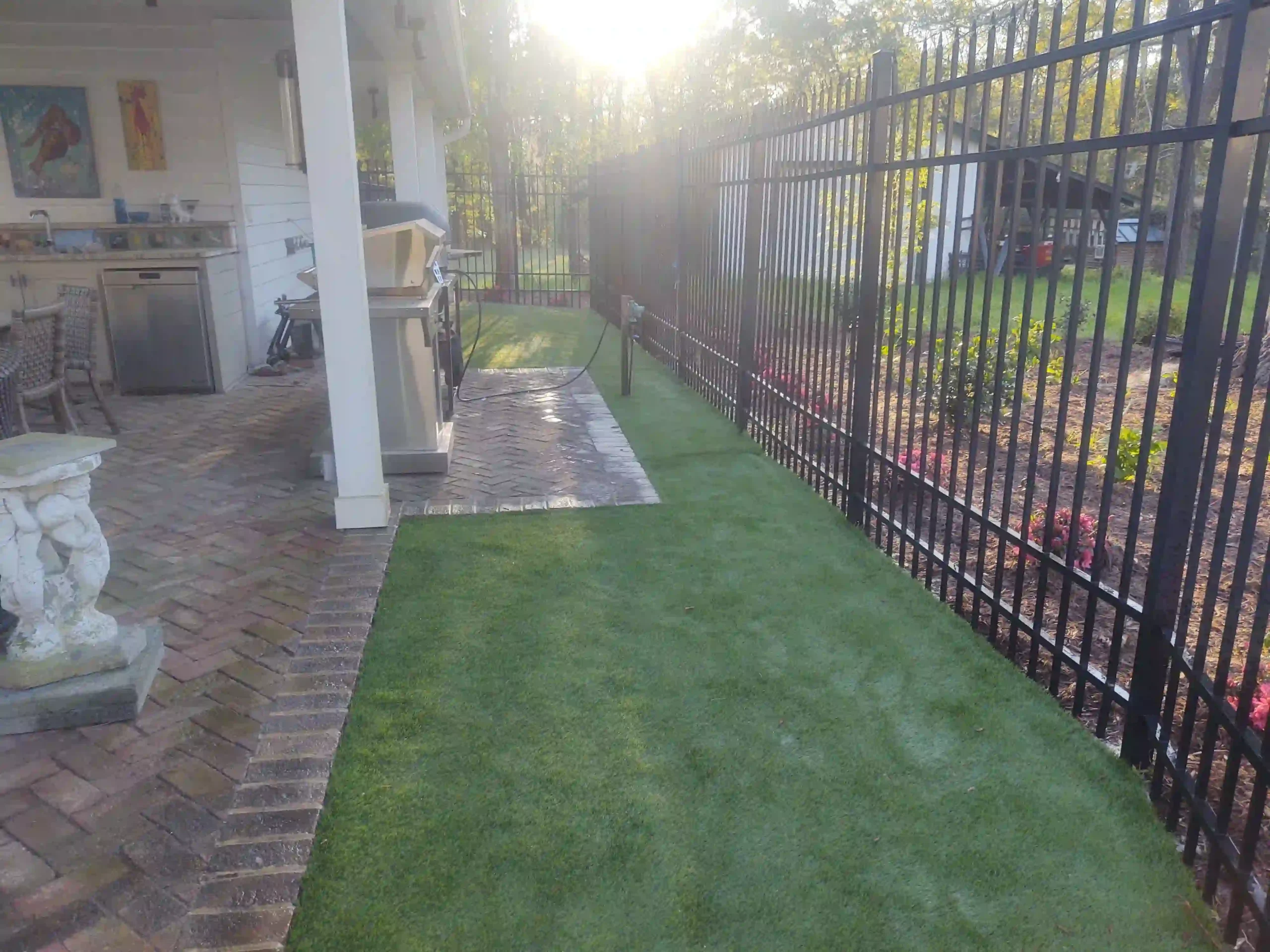 Why Artificial Turf Is a Smart Choice<br />
for Charleston Homes