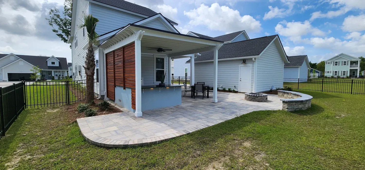 Pergola outdoor kitchen in Daniel Island, SC