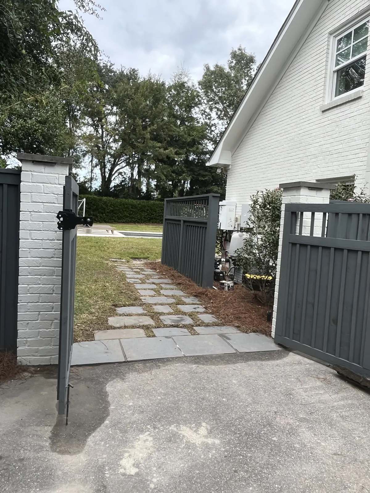Entry gates stepping stones by Cramers Landscaping, Charleston area Entry gates stepping stones by Cramers Landscaping, Charleston area