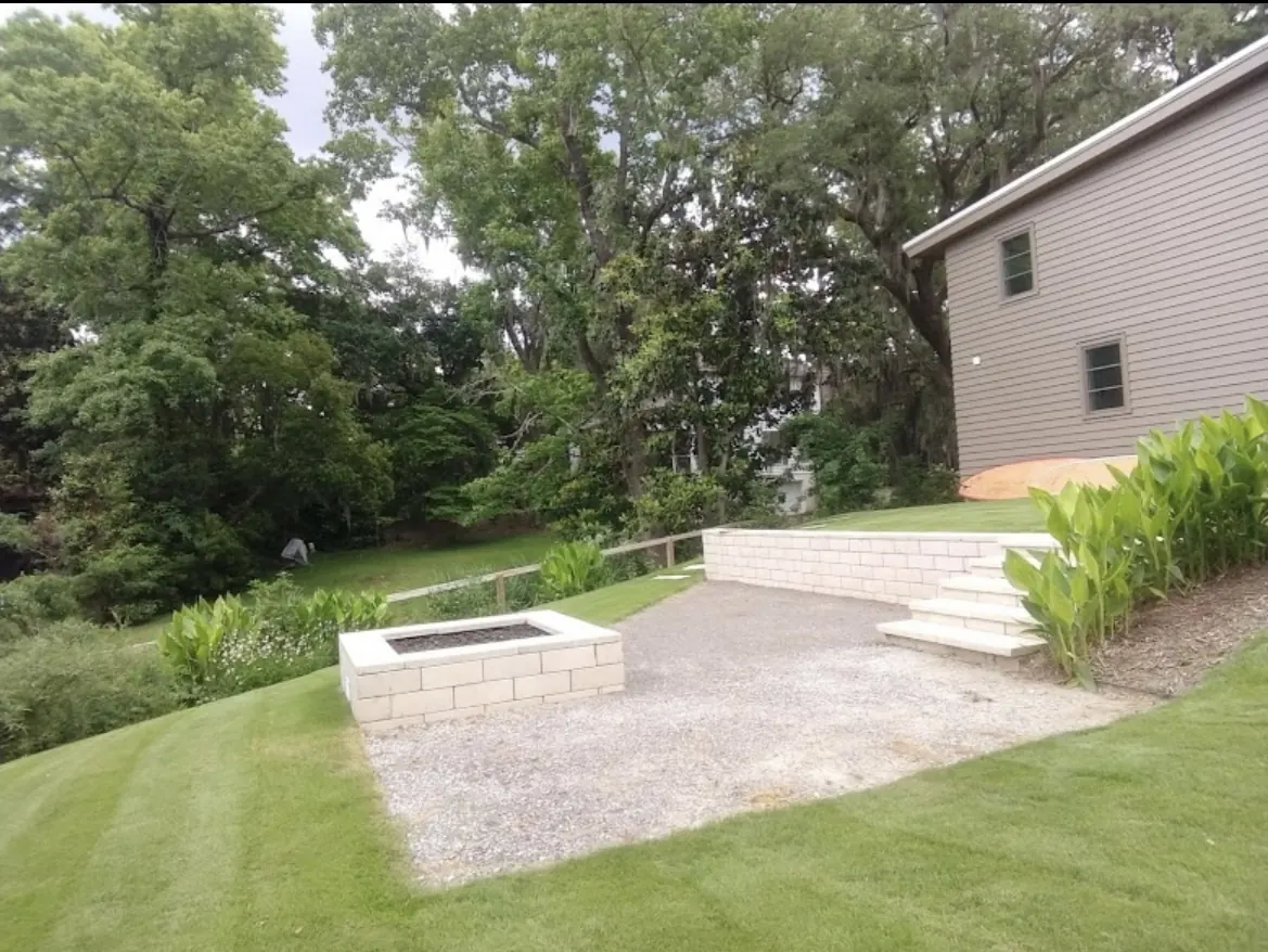 Modern fire pit retaining wall in Mount Pleasant, SC Modern fire pit retaining wall in Mount Pleasant, SC