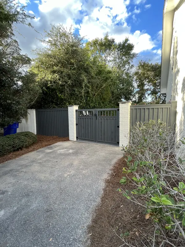 Entry gates in James Island, SC